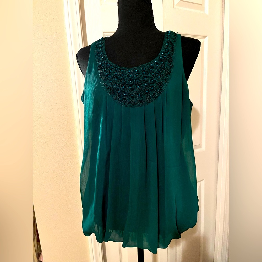 Elegant forest green sleeveless blouse size juniors L sheer lined